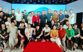 创业选什么稳？中川帝鉴蝮蛇多肽酒招商：全流程支持 + 趋势赛道，开启低风险财富路